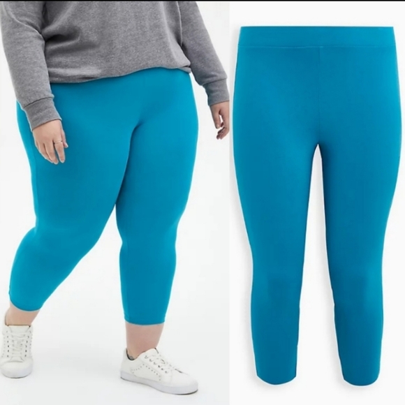Torrid Blue Capri Leggings - Picture 1 of 3